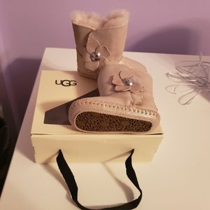 Baby Girl Uggs size 2/3